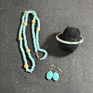 Turquoise and Gold Beaded Jewelry Set